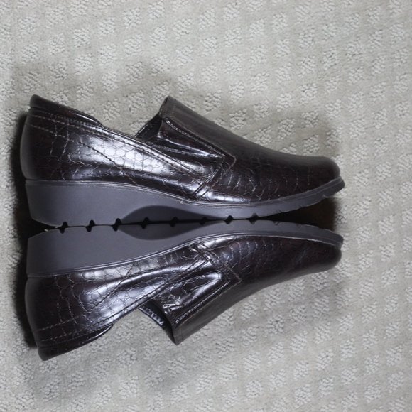 Aerosoles Size 10 Brown Loafers - Picture 3 of 5